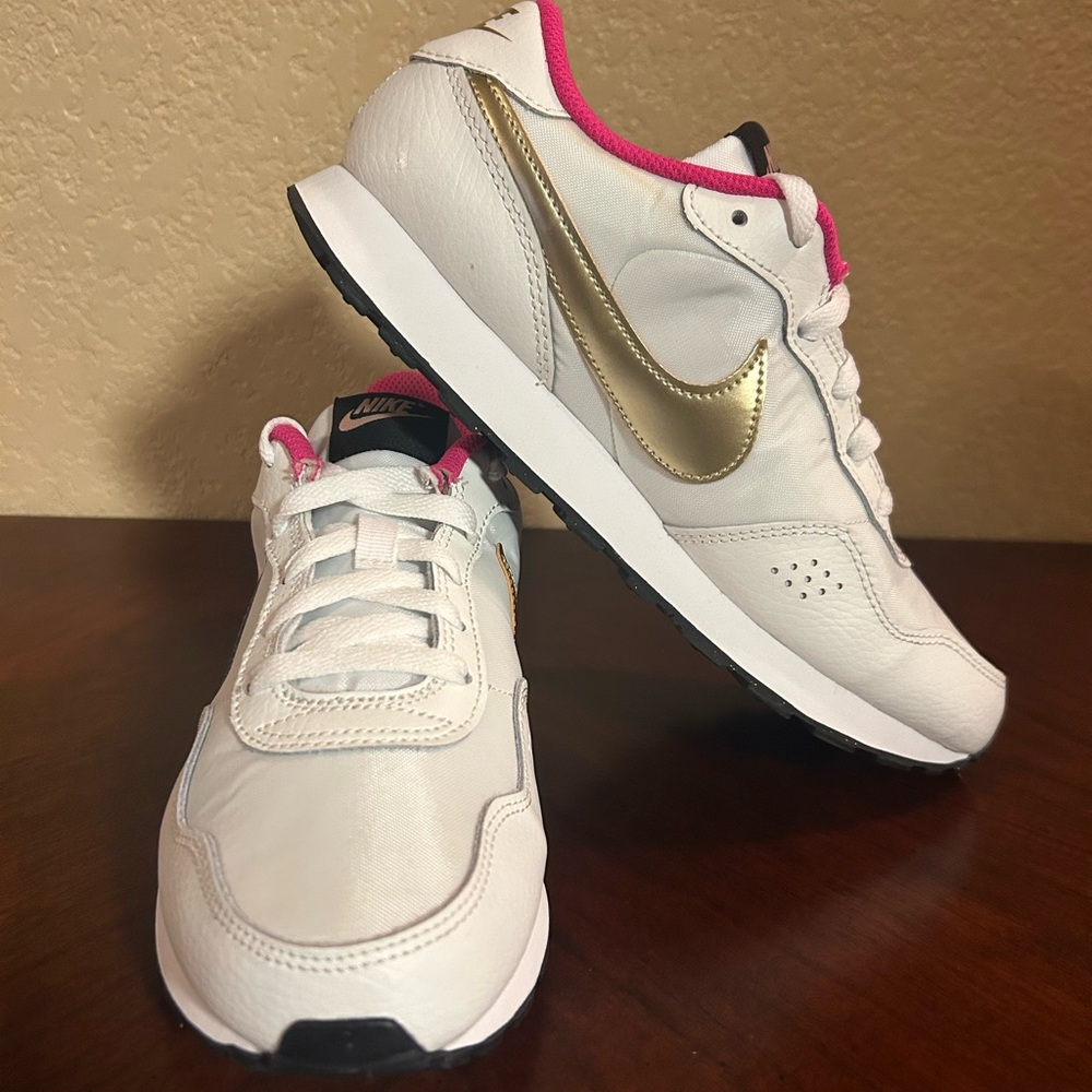 Nike Valiant Sneaker